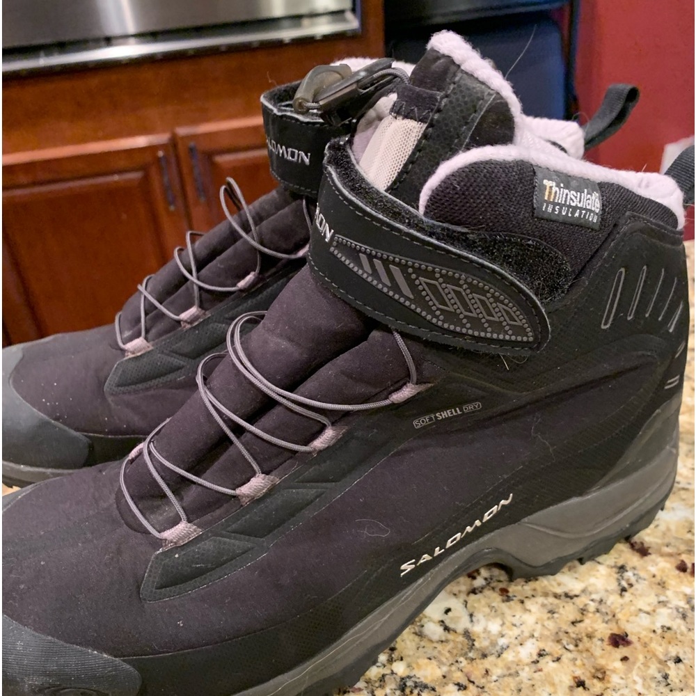 Salomon Women’s Size 11 Hiking Boots. Black. Excellent Condition